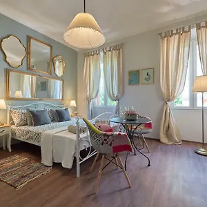Апартаменты Old Romanitic 1 With Free Private Parking Пула